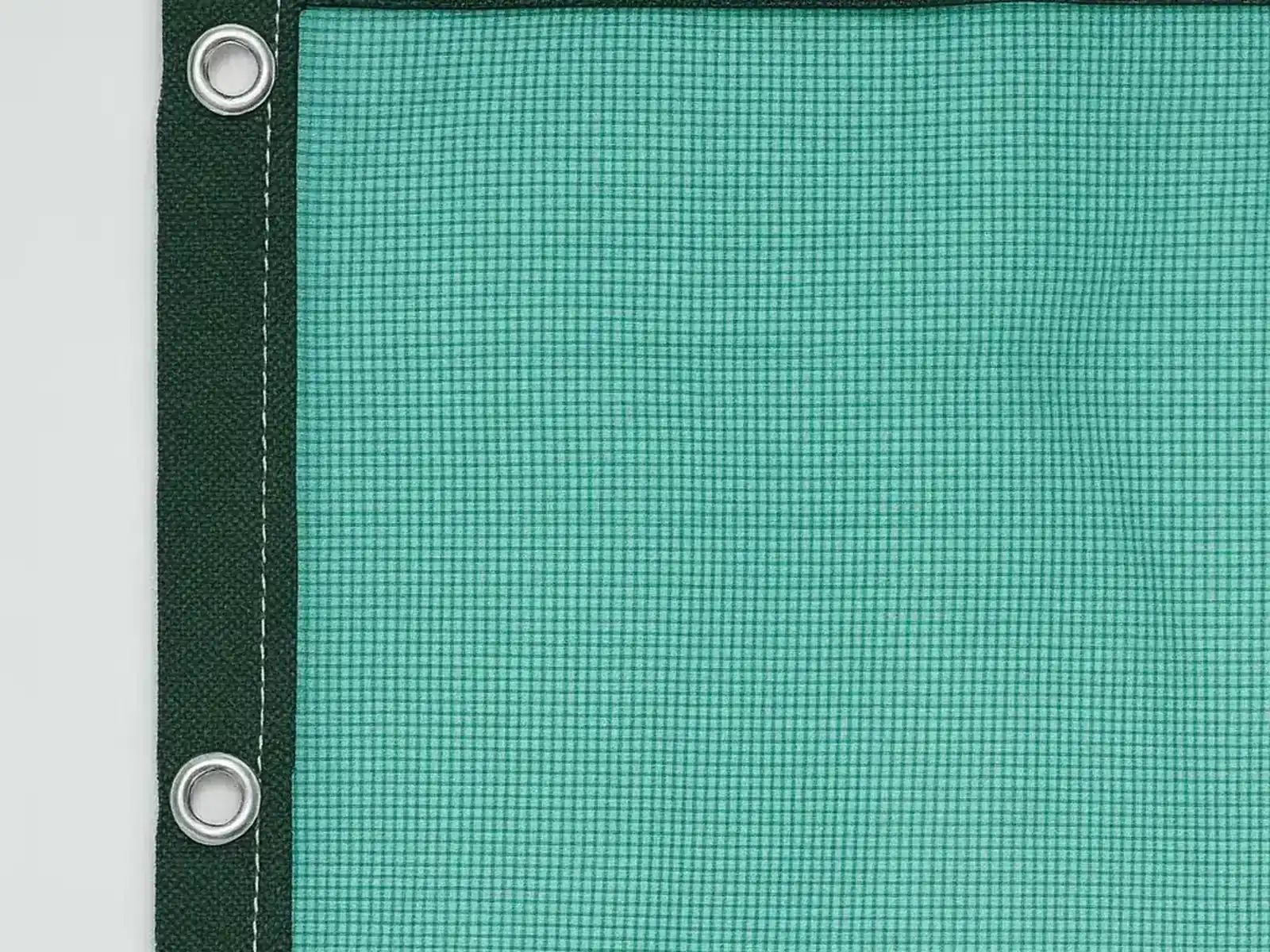 Telo ombreggiante verde con occhiello in ottone e bordatura rinforzata – copertura 70%